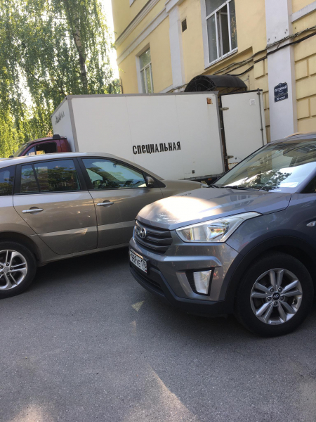 "Большая очередь: 6 дней ждать, когда отдадут прах". Морги и крематорий в Петербурге не справляются с потоком умерших от COVID-19