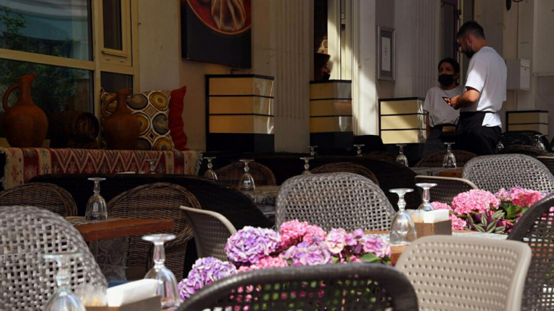 Число приглашений на свидания в рестораны в Москве упало на 98% из-за введения QR-кодов