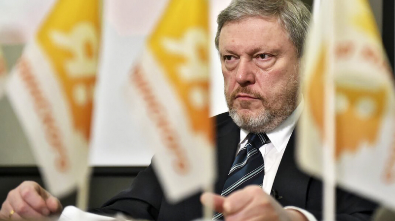 Член «Яблока» потребовал исключить Явлинского из партии из-за его слов о Навальном