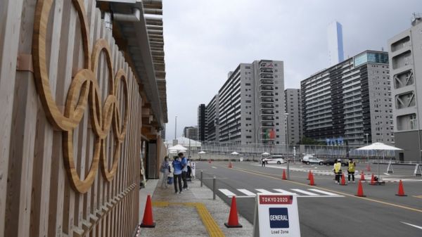 Коронавирус: резкий рост смертности в мире, Англия будет пускать привитых из ЕС и США без карантина