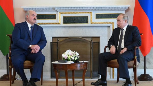 В Беларуси начались обыски у журналистов "Радио Свобода"