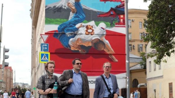 Российские чиновники поддержали олимпийцев флешмобом. Что с ним не так?