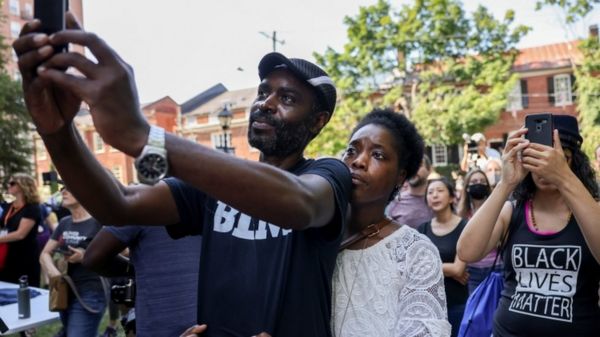 Шарлотсвилл: в США снесли памятники конфедератам Ли и Джексону, вызвавшие столкновения в 2017 году