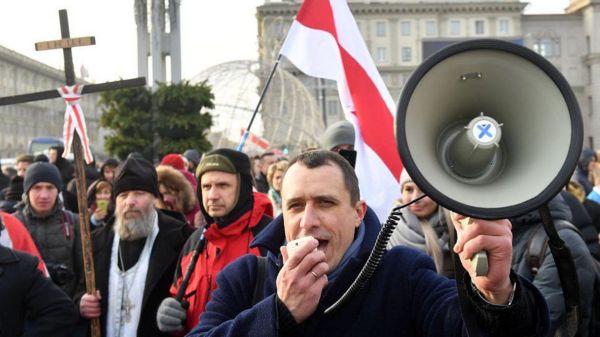 Беларусь: задержан Бабарико - основной соперник Лукашенко на выборах, оппозиционер Северинец порезал себя в карцере