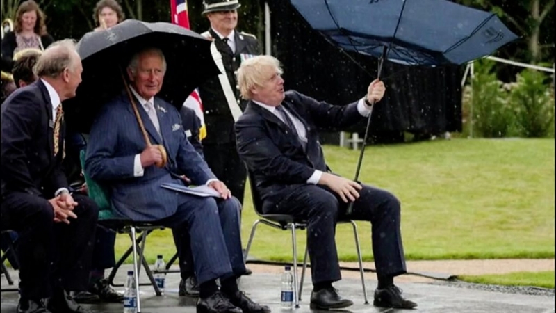 Дайджест: главред "Проекта" Роман Баданин не вернется в Россию; федеральных служащих США обяжут вакцинироваться