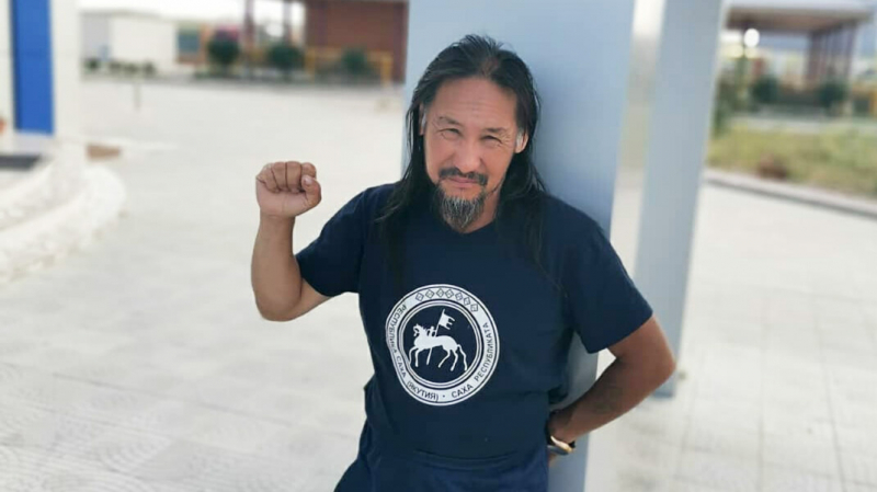 Ходившему «изгонять Путина» якутскому шаману улучшили условия в психдиспансере