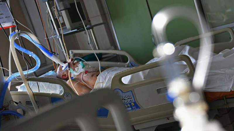 Количество пациентов с COVID-19 на ИВЛ в Москве увеличилось в полтора раза за две недели