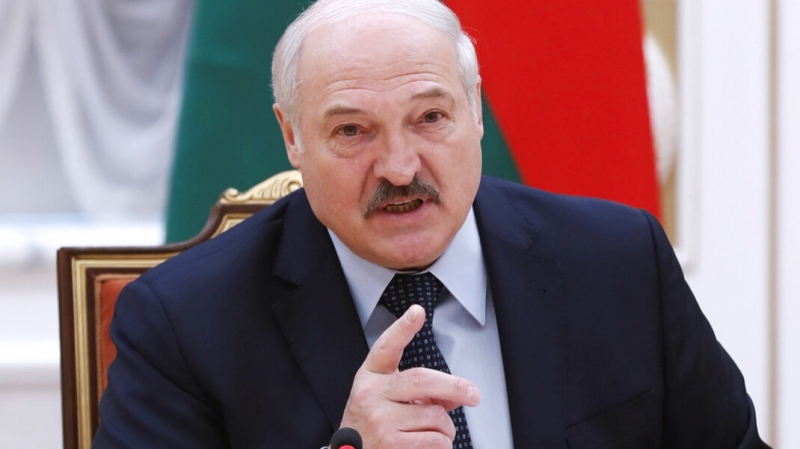Лукашенко после встречи Тихановской с Байденом назвал её «мерзавкой» и предложил отправить ей печенье