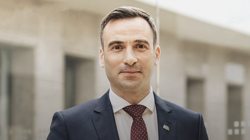 Мэру Риги запретили въезд в Россию. Он снял российский флаг во время чемпионата мира по хоккею