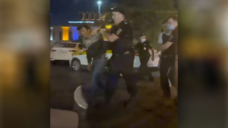 Мигранты устроили массовую драку в Москве. В ней участвовали от 50 до 200 человек