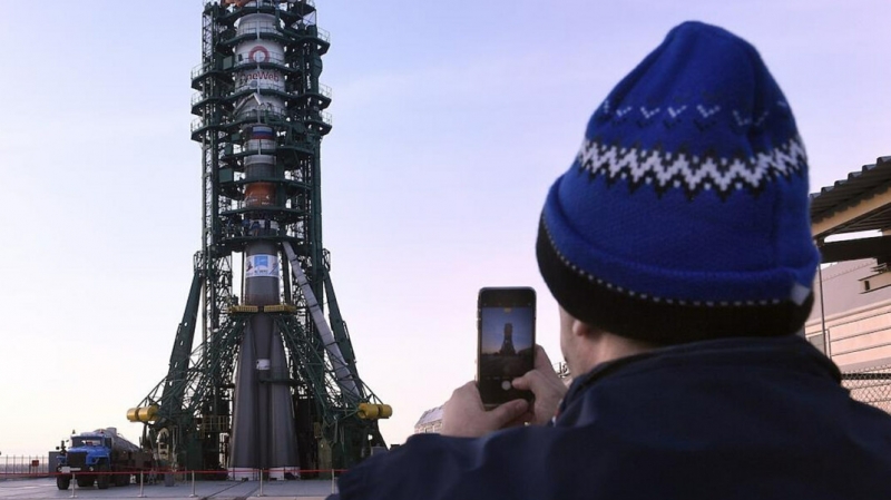 Миллиардеры на Западе стали предлагать людям полететь в космос. Могут ли россияне? И есть ли такое в России?