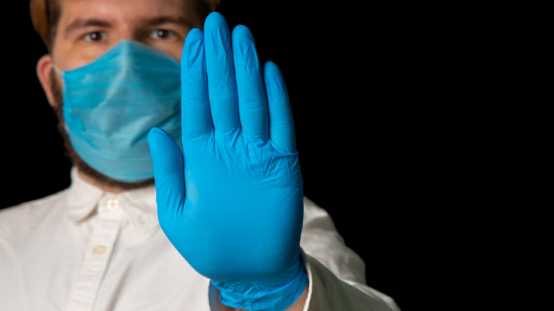 Московский Депздрав отрицает ограничения в выдаче медотводов от вакцинации. О «перекосах» заявил Петр Толстой