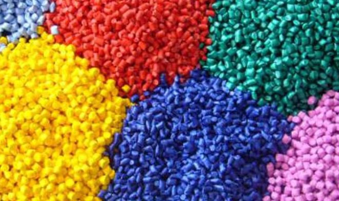 Новая биотехнология превратит пластиковый мусор в еду