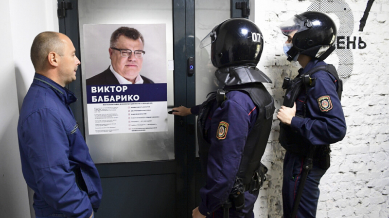 Оппозиционеру Виктору Бабарико, выдвигавшемуся в президенты Белоруссии, дали 14 лет колонии