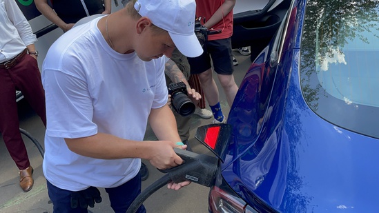 Российские разработчики представили зарядку для электромобилей с работой по принципу такси 