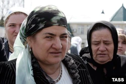 "В Чечне продвигается линия, что Кадыровы – чуть ли не Богом помазанная семья". За что получает награды мать главы Чечни