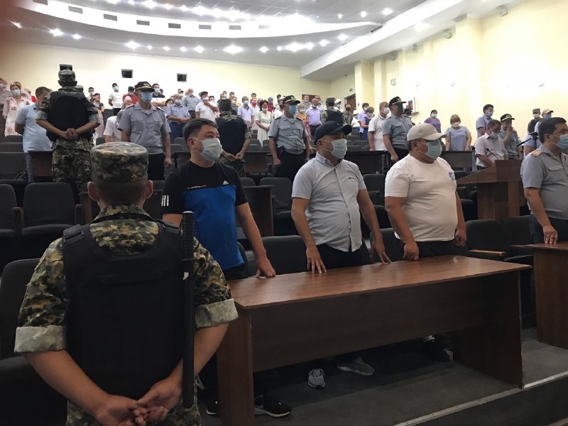 В Казахстане суд дал до 10 лет лишения свободы военным по делу о взрывах боеприпасов в Арыси