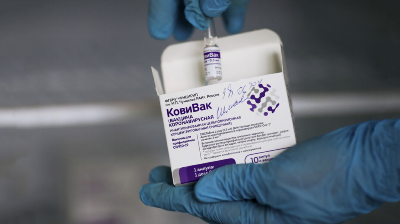 В Москве снова появилась вакцина «КовиВак». За ней выстроились огромные очереди