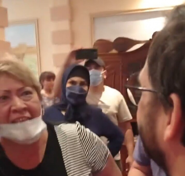 В Узбекистане известный певец Атаджанов отказался от участия в президентских выборах. Его выдвинула оппозиционная партия 