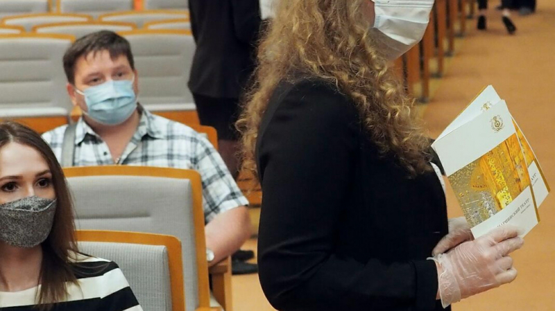 Власти Петербурга запретили все мероприятия с участием более 75 человек