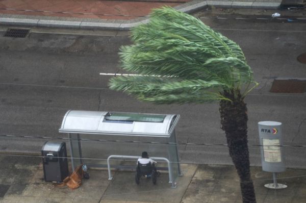 Два миллиона человек без электричества, разрушения и жертвы. Ураган "Ида" прошел по Луизиане