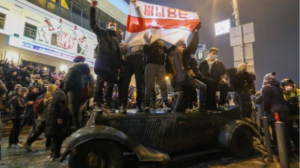 Много новичков, не всегда за Навального: ученые изучили протесты в России в начале года