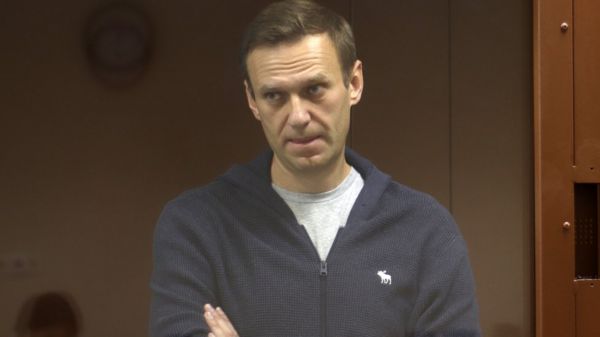 Структуры Навального запретили в России. Чем грозят донаты им и репосты?