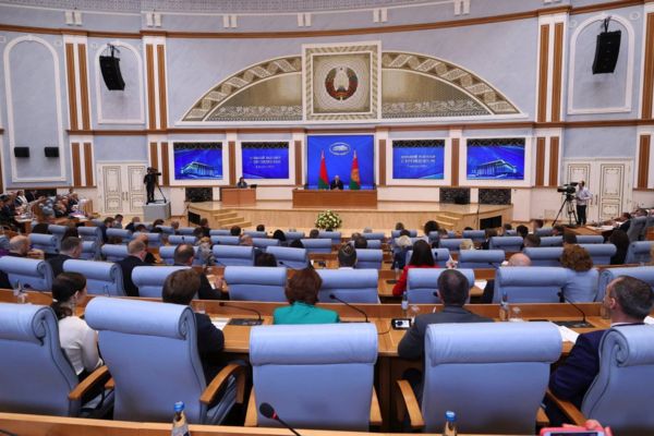 "Вы нас с россиянами толкаете к Третьей мировой?" Лукашенко поговорил с журналистами