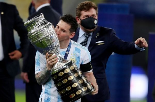 Лионель Месси все-таки уходит из "Барселоны"