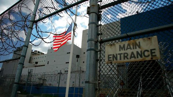 Говорят на смеси русского, узбекского и английского. В Нью-Йорке возбудили дело против ОПГ "КавКаз"