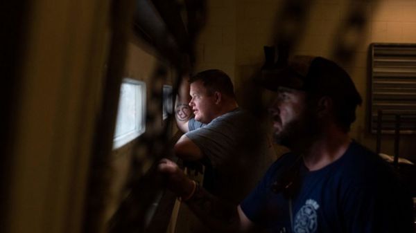 Мощный ураган "Ида" дошел до США. Новый Орлеан готовится к удару стихии