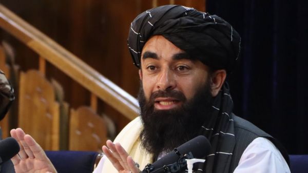 "Думаю, для нас все кончено". Что ждет женщин Афганистана при "Талибане"?