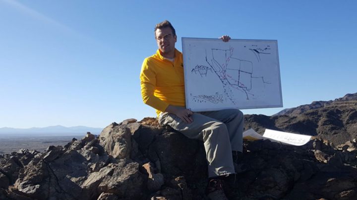 Гигантские "капли грязи" плавают под землей и превращаются в горы