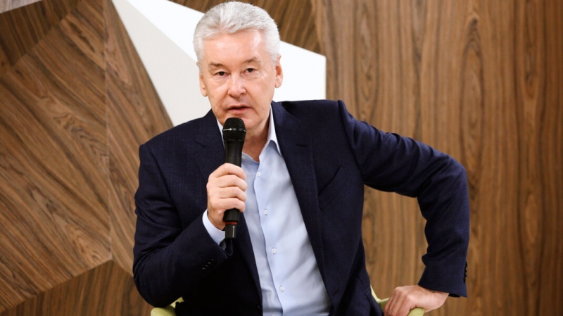 Собянин объяснил принцип введения новых ограничений из-за коронавируса