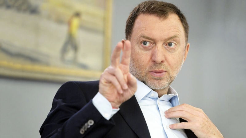 Суд возобновил производство по иску Дерипаски к Навальному. Он просит взыскать 1 рубль компенсации