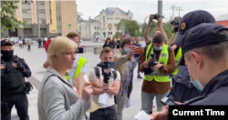 В Москве проходят одиночные пикеты в поддержку СМИ-"иноагентов". Есть задержанные