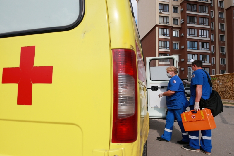 В России четвертый день подряд фиксируют более 800 смертей от COVID-19