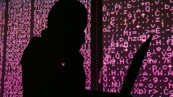 Дайджест: Франция против “вагнеровцев” в Мали, ЕС идет на контакт с талибами