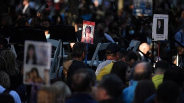 "Башни света" и "Волны флагов". Как США поминают жертв терактов 11 сентября