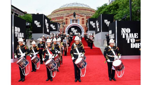 Фото: в Лондоне прошла премьера последнего Бонда с Дэниелом Крейгом