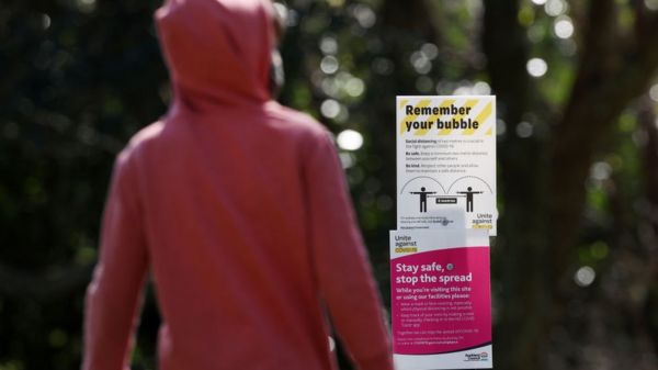 Коронавирус: в Британии хотят прививать подростков; хасиды вернулись из Украины в Израиль больными