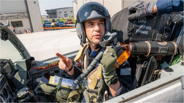 В космосе только "любители". SpaceX отправил на орбиту "Драгон" с четырьмя туристами в рамках миссии Inspiration4