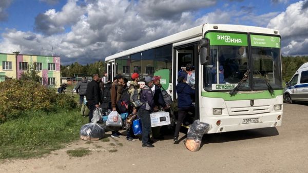 В Подмосковье после убийства пенсионерки прошел сход против мигрантов. Их уже выселили из общежития