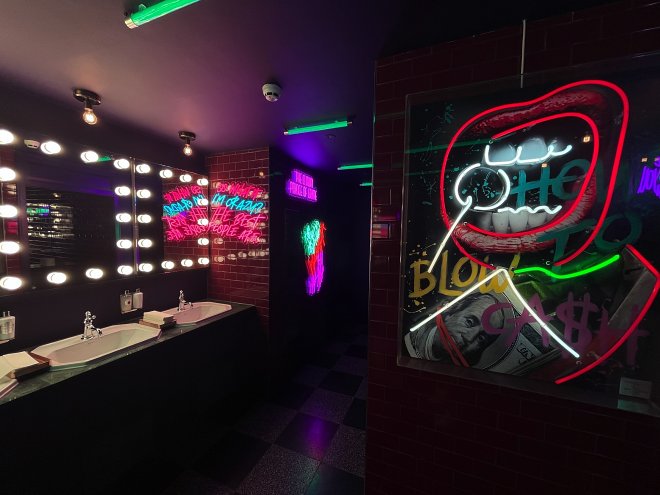 Лондонский ресторан Park Row предлагает погрузиться в атмосферу комиксов DC