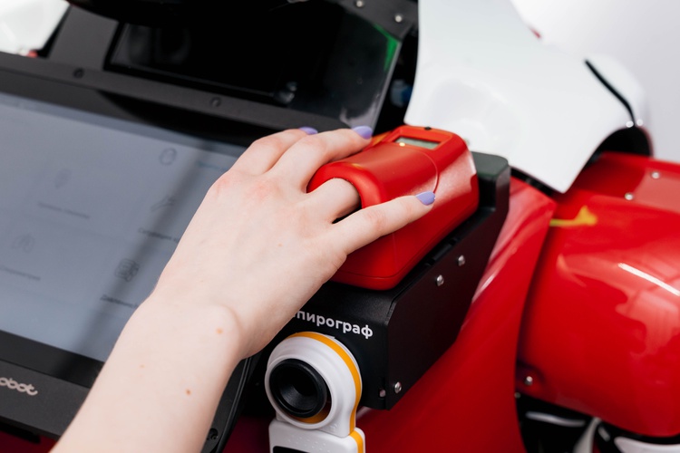 В России появился робот-помощник для врача