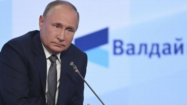 Дайджест: в Британии снова больше 50 тыс. случаев коронавируса в день, Москва вводит локдаун