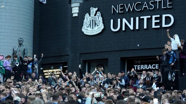 Инвестиционный фонд Саудовской Аравии купил английский футбольный клуб "Ньюкасл Юнайтед"