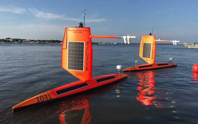 Беспилотник Saildrone передает драматичные видео из самого сердца урагана Сэм