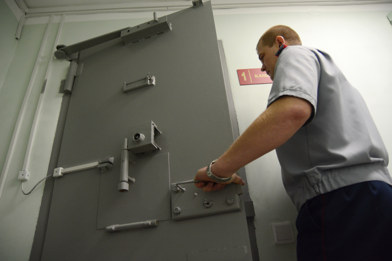 Прокуратура проверит сообщения о возможной массовой попытке суицида в колонии Калуги