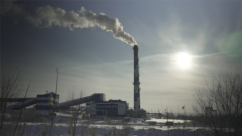 Дайджест: Байден просит не паниковать из-за "Омикрона"; глава МИ-6 рассказал об угрозах из Китая и России